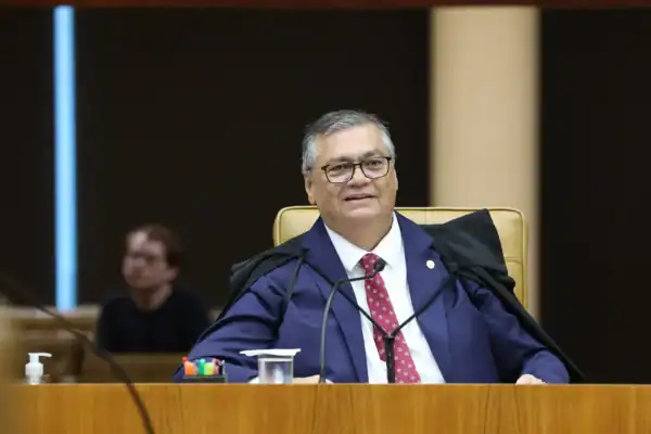Dino decide que magistrados com infrações graves não terão aposentadoria compulsória