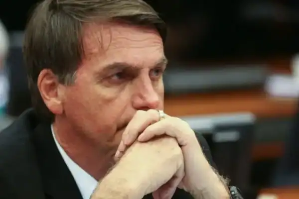 STF avalia prisão domiciliar de Bolsonaro após piora em seu estado de saúde