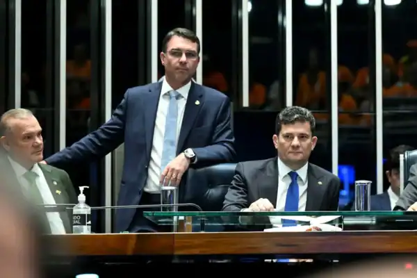 Moro se filia ao PL com apoio de Flávio Bolsonaro e disputará governo do Paraná