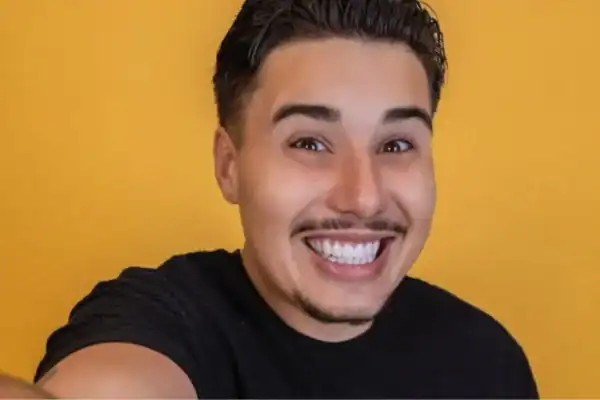 Ex-BBB Pedro Espíndola recebe alta após dois meses em tratamento