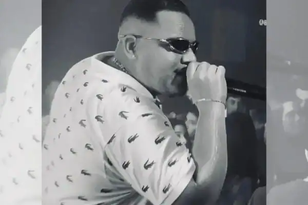 Cantor de brega é pego agredindo ex-companheira; veja vídeo