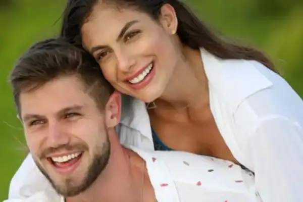 Ex de Jonas, Mari Gonzalez causa surpresa com apoio inesperado horas antes do paredão