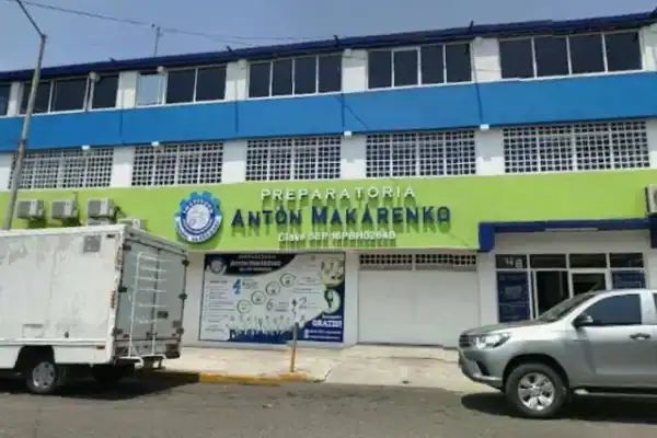 Ataque a escola mata dois estudantes; adolescente de 15 anos é detido