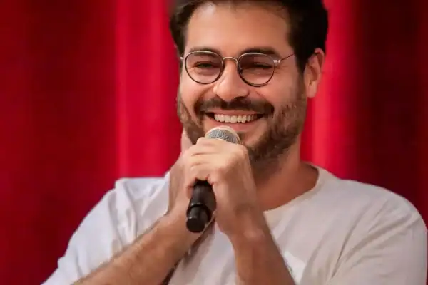 Saiba o diagnóstico de Thiago Lacerda após ser visto em cadeira de rodas em hospital