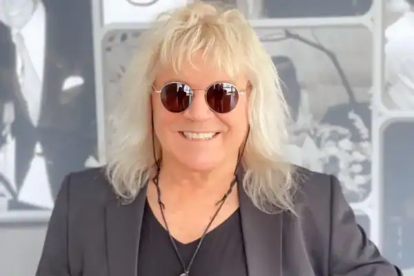 Cantor Ovelha é internado às pressas em SP e atual estado de saúde é divulgado