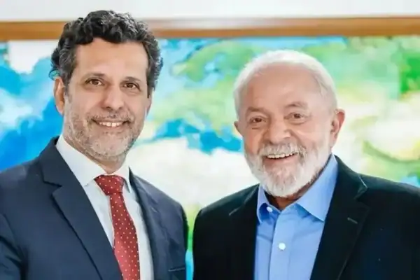 Lula anuncia que Leonardo Barchini será o novo ministro da Educação