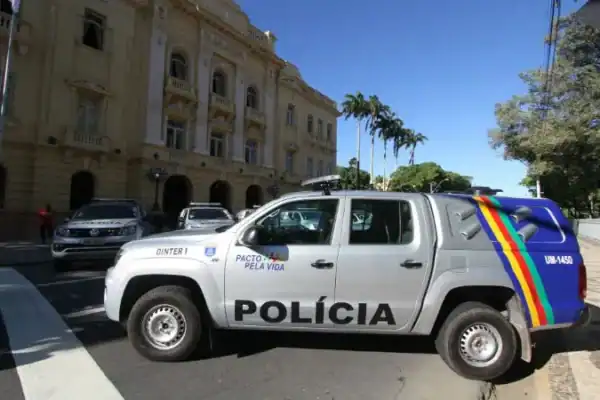 Vídeo mostra momento em que mulher é executada a tiros dentro de casa