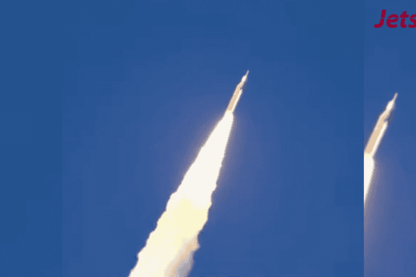 Histórico! Nasa tem missão com 4 tripulantes rumo à lua; confira a decolagem