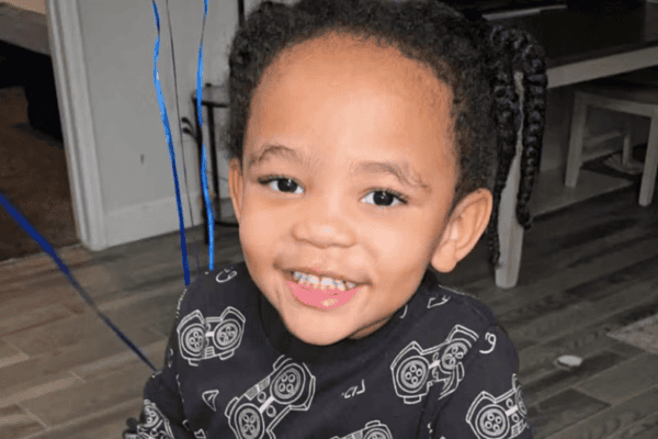 Menino de 4 anos fica 19 horas com coração sem bater e sobrevive após oração da mãe: “Foi Deus”