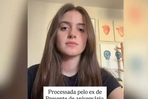 Ex-namorado processa mulher por motivo inusitado e relato viraliza na web