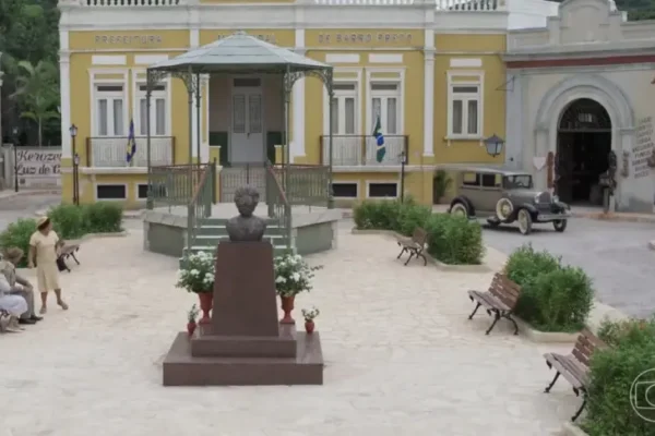 Cenas vazias em A Nobreza do Amor geram críticas; atriz explica ausência de figurantes