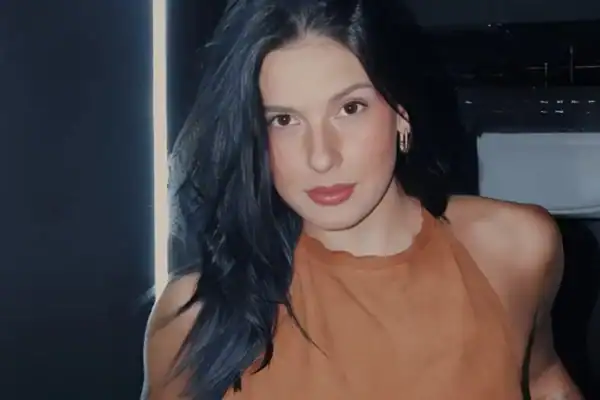 Ana Castela exibe picape de luxo e celebra: ‘Paguei com meu próprio dinheiro’