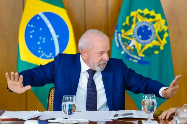 Lula encara no primeiro turno o cenário mais acirrado desde 2002