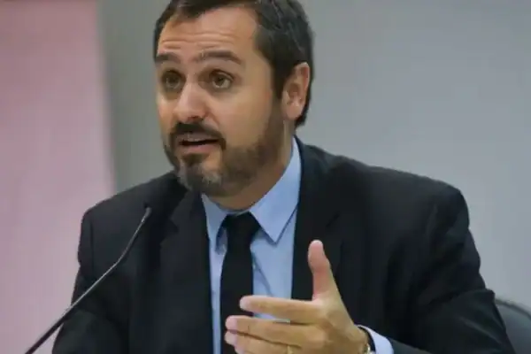 Diretor da PF suspende credenciais de agente dos EUA no Brasil