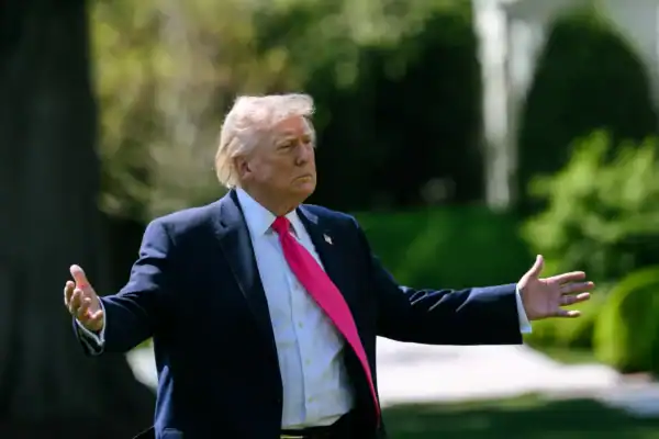 Atirador tinha Trump como alvo, diz procurador-geral interino