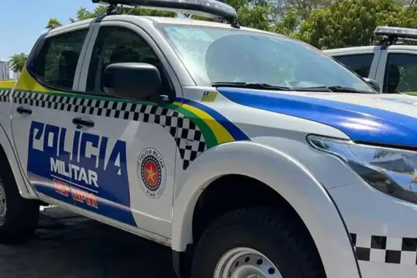 Corpo de jovem é localizado sem roupa íntima em terreno baldio