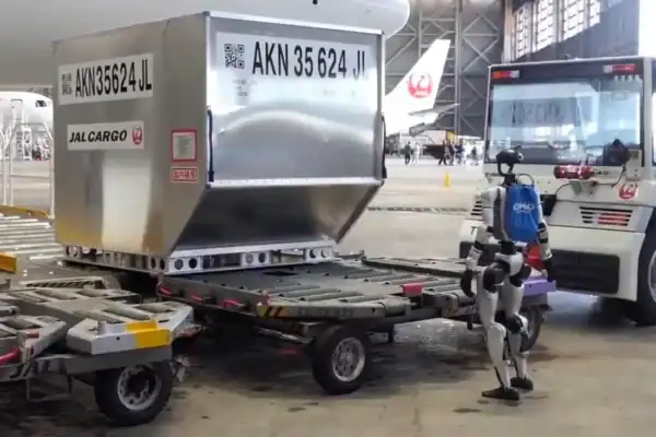Japão testa robôs humanoides para descarregar bagagens em aeroporto de Haneda