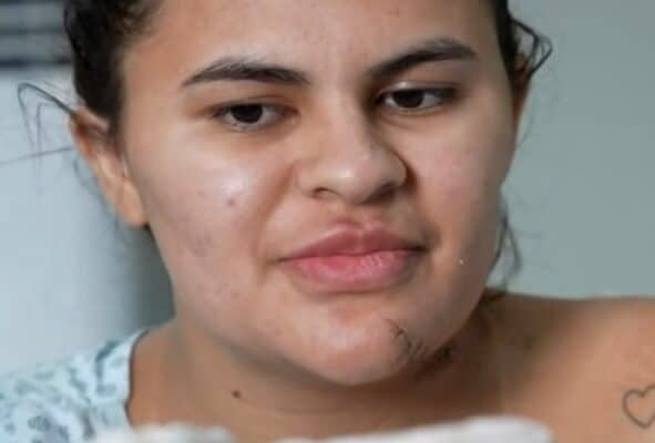 Jovem com mãos amputadas pelo cunhado descreve ataque brutal: ‘Me fiz de morta’