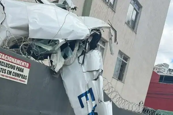 Piloto relata falhas técnicas antes de avião colidir com prédio em BH