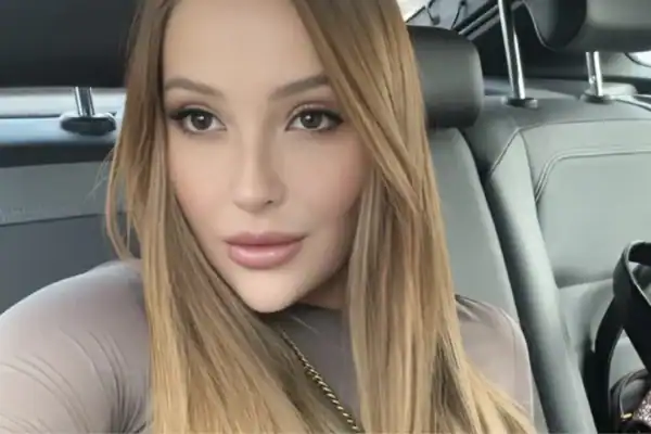 Modelo ligada a polêmica com Neymar Jr. divulga nome do pai e do bebê