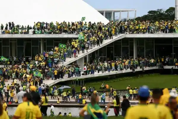 Pesquisa Quaest indica maioria dos brasileiros contra redução de penas dos atos de 8 de janeiro