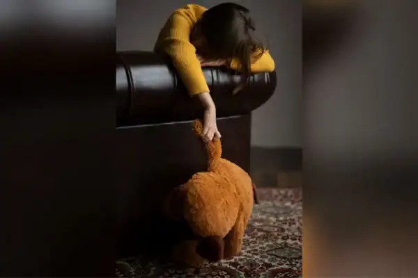 Menina de 12 anos ocultou estupro coletivo por medo; vídeo revelou o crime à família
