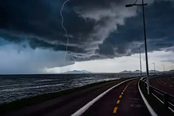Camboriú declara situação de emergência após aviso de Super El Niño e expõe riscos