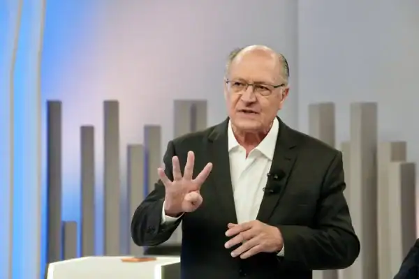 Geraldo Alckmin sofre vaias em discurso na 27ª Marcha dos Prefeitos