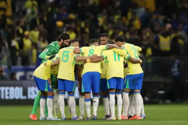 Erros no álbum oficial da Panini repercutem após divulgação dos 26 convocados da Seleção Brasileira para a Copa do Mundo de 2026