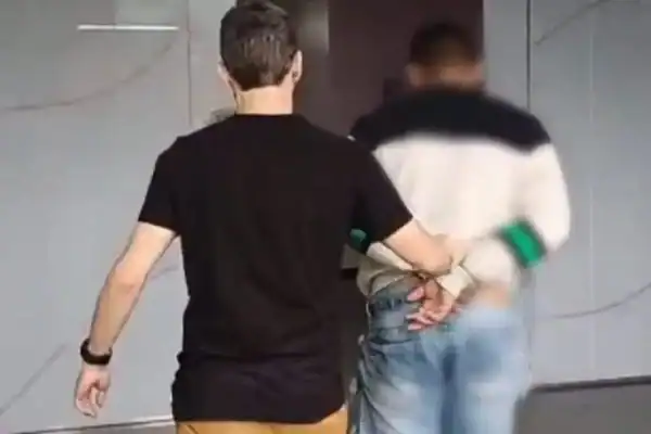 Homem viola medida protetiva, invade casa da ex e mata cachorro