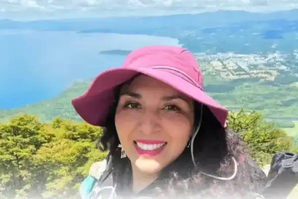Mulher morre após cair em fenda do vulcão Llaima durante excursão no Chile