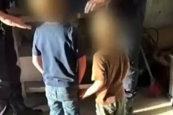 Crianças francesas de 4 e 5 anos ficam sozinhas em estrada portuguesa após abandono