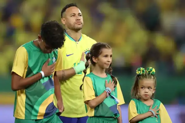 Com Neymar lesionado, relembre outros craques ausentes na Copa
