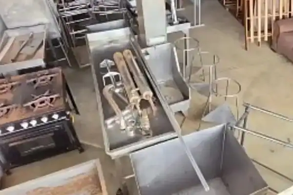 Polícia descobre depósito clandestino com equipamentos de frigorífico avaliados em R$ 500 mil
