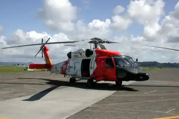 Helicóptero da Guarda Costeira dos EUA cai no Alasca