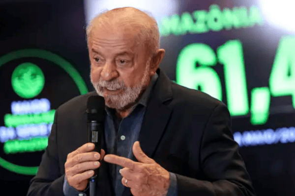 Lula gasta R$1,4 bilhão de reais por dia em busca da reeleição