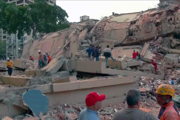Mortes na Venezuela após terremotos podem atingir 100 mil vítimas