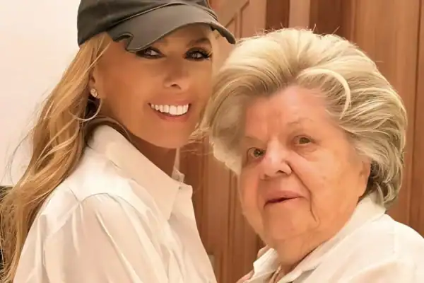 Adriane Galisteu relata tensão ao levar a mãe Emma Galisteu ao hospital