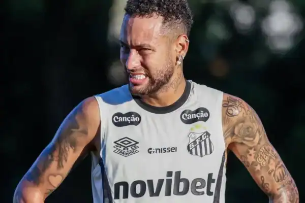 Santos agenda reunião para decidir o futuro de Neymar