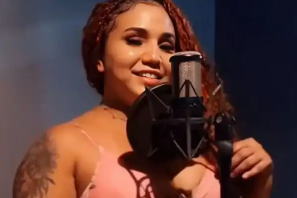 Cantora de forró Jéssica Costa morre em grave acidente de carro a caminho de show