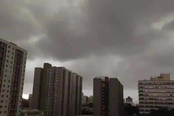 Defesa Civil alerta para ventos de até 90 km/h e chuvas intensas em São Paulo