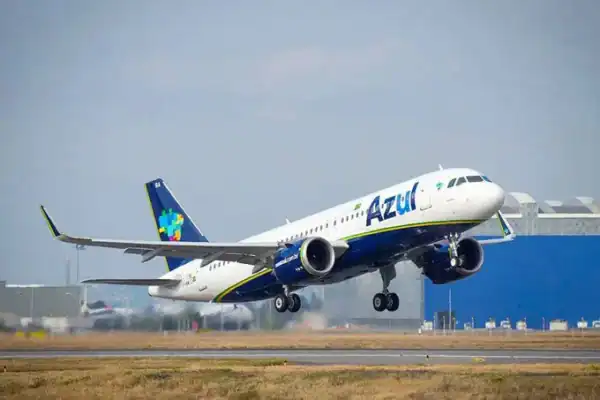 Cade recomenda injeção de capital da American Airlines na Azul