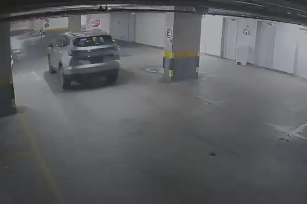 Vídeo mostra furto de veículos de luxo no bairro Nova Suíça, em BH