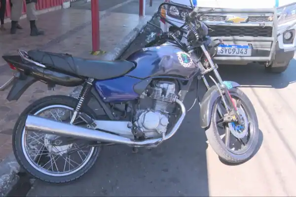 Idosa de 84 anos é atropelada por motocicleta pilotada por jovem de 17 anos em Contagem
