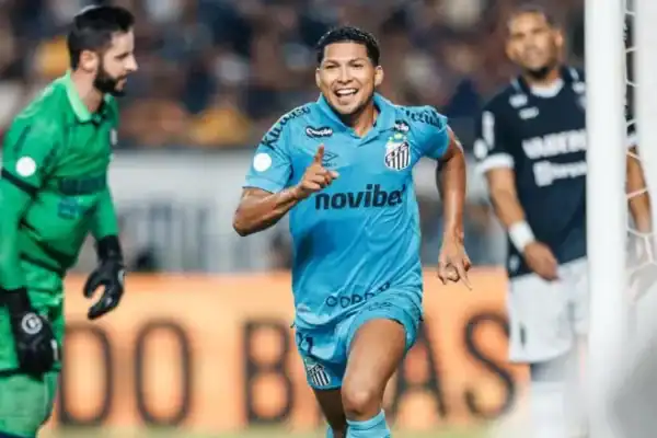 Cuca celebra classificação do Santos na Copa do Brasil e ressalta ‘orgulho de fazer parte deste grupo’