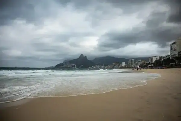 Rio de Janeiro entra em Estágio 2 com ventos de até 76 km/h nesta quarta-feira