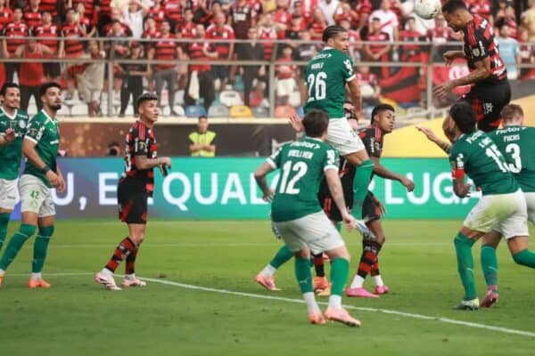 Flamengo encara o Vitória no Maracanã para quebrar jejum e se aproximar do Palmeiras