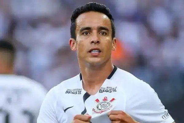 Ex-Corinthians Jadson é detido por violência doméstica contra a esposa em Cambé