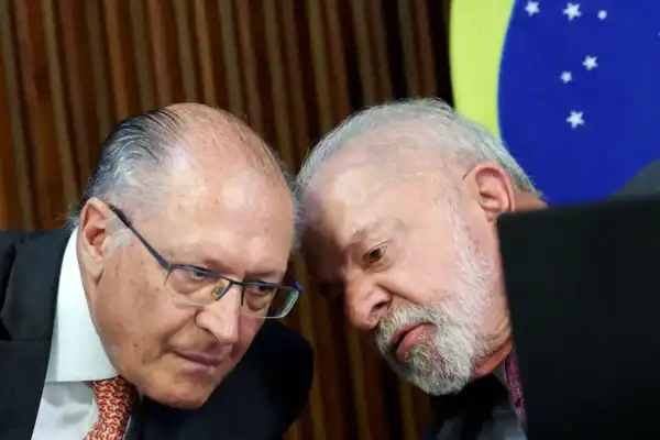 Novo solicita cassação de Lula e Alckmin no TSE por desfile na Sapucaí