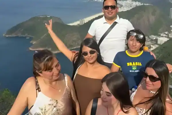 Imagens revelam últimos instantes de colombianas antes de voo